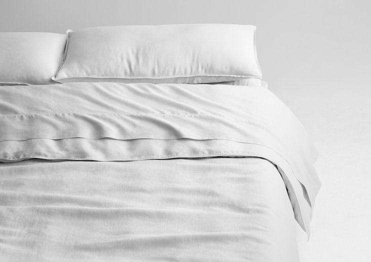 Airy Linen Sheets Belgian Flax Pre Washed For A Relaxed Airy Linen Sheet Set Duvet Cover White
